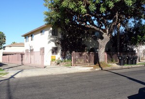945 N Inglewood Ave in Inglewood, CA - Building Photo