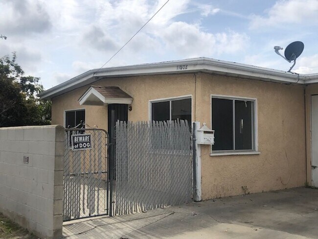 20826 Roseton Ave, Unit 11602 WALCROFT in Lakewood, CA - Building Photo - Building Photo