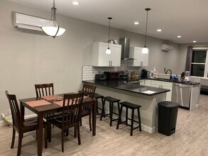 902 Dryden Rd in Ithaca, NY - Foto de edificio - Building Photo