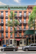 428 W 46th St in New York, NY - Foto de edificio - Building Photo