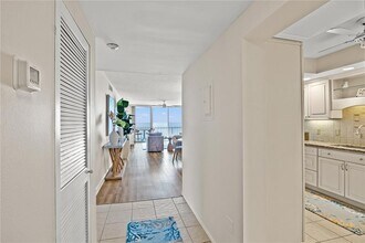 1212 Benjamin Franklin Dr in Sarasota, FL - Building Photo - Building Photo