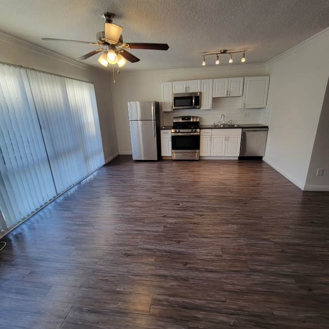 101 Normandie Ave in Los Angeles, CA - Building Photo - Building Photo