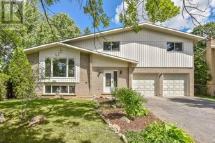 590 Canewood Crescent in Waterloo, ON - Building Photo