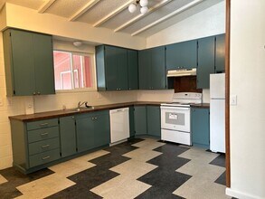 325 Bain Ln in Kalispell, MT - Building Photo - Building Photo