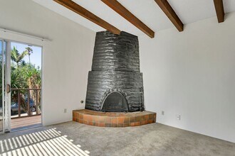 325-327 Rosemont St in San Diego, CA - Building Photo - Building Photo