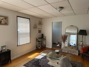 173-175 Bay View Ave in Cranston, RI - Building Photo - Building Photo