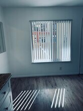 4070 Porte La Paz in San Diego, CA - Foto de edificio - Building Photo