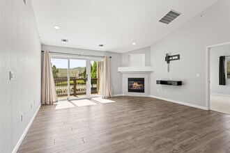 7489 S Alkire St in Littleton, CO - Building Photo - Building Photo