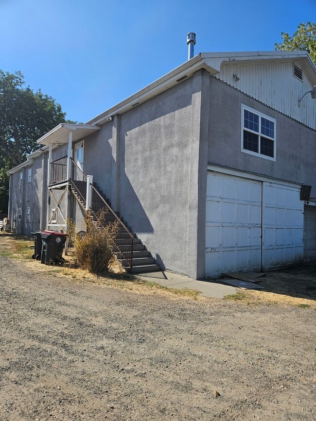 831 Niantic St in Medford, OR - Foto de edificio - Building Photo