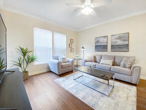 2021 N Lemans Blvd in Tampa, FL - Building Photo - Building Photo