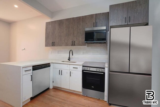 850 Flushing Ave in Brooklyn, NY - Building Photo - Building Photo