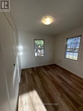 954 Fisher Ave in Ottawa, ON - Building Photo - Building Photo