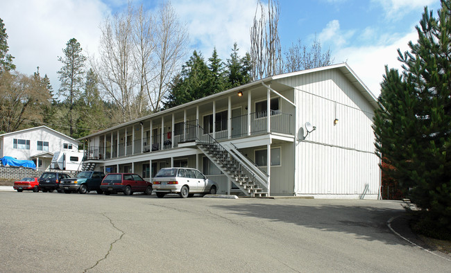 355 E 5th Ave in Sutherlin, OR - Building Photo - Building Photo