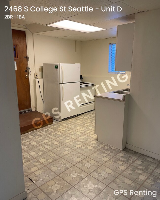 2468 S College St, Unit Unit D in Seattle, WA - Building Photo - Building Photo