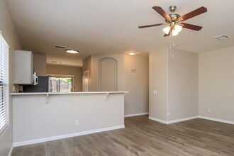 2593 S Powell Rd in Apache Junction, AZ - Foto de edificio - Building Photo