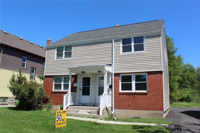 property at 680 Taunton Pl