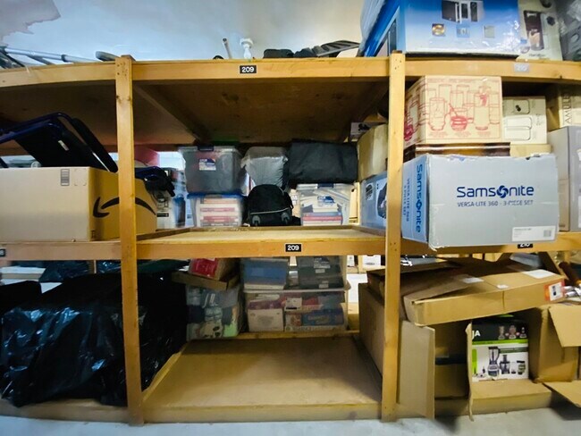 50 Green St, Unit 411 in Brookline, MA - Building Photo - Building Photo