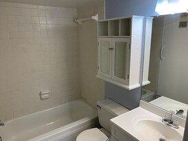5993 Village Cir S in Orlando, FL - Building Photo