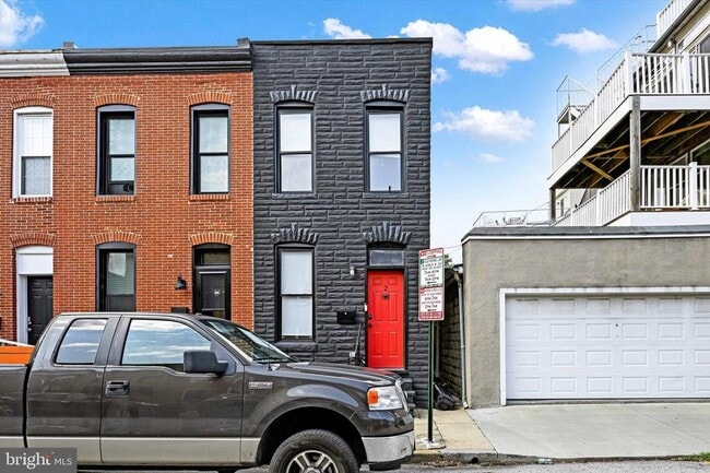 property at 2 W Barney St