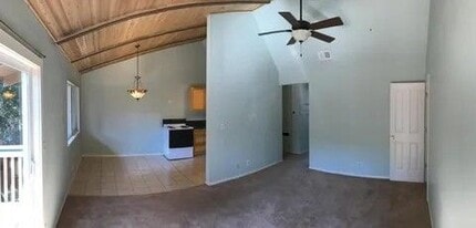 1080 8th St in Arcata, CA - Foto de edificio - Building Photo