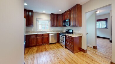 1087 15th Ave SE in Minneapolis, MN - Building Photo - Building Photo