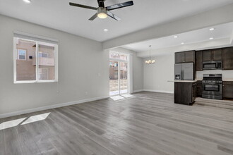 3731 Venice Grove in Colorado Springs, CO - Foto de edificio - Building Photo