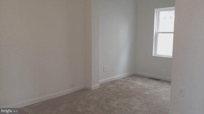 4217 Jefferson St-Unit -1 in Hyattsville, MD - Foto de edificio - Building Photo