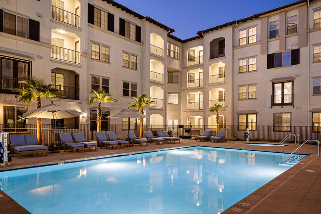 Anindell Folsom 55+ Residences in Folsom, CA - Foto de edificio - Building Photo