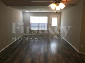 9301 Shipman St in Rowlett, TX - Building Photo - Building Photo