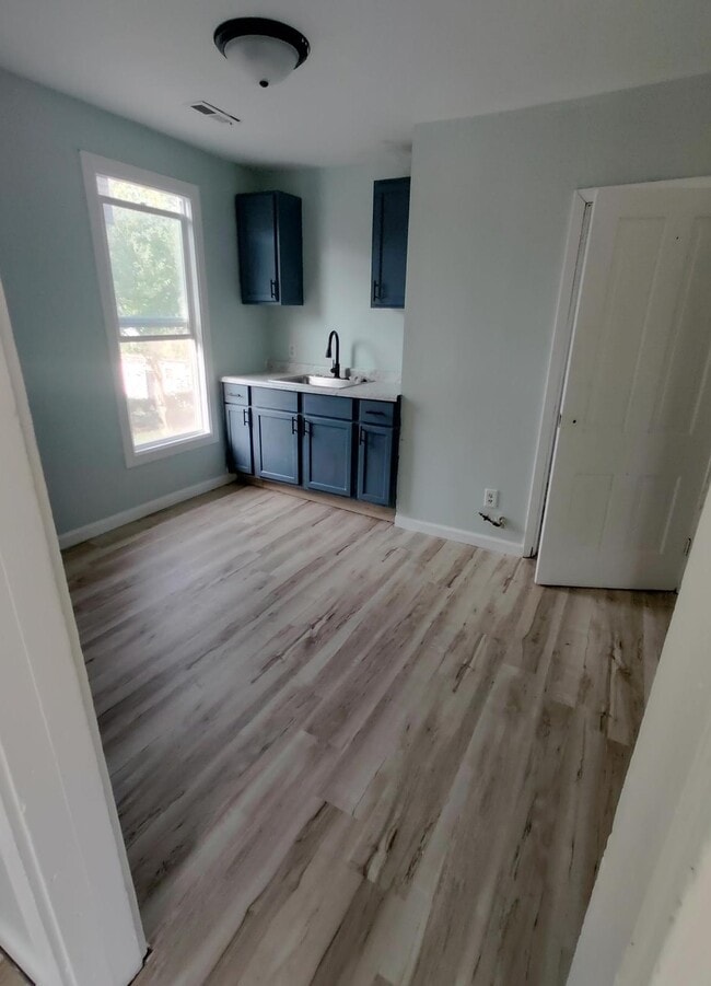 property at 160 N 6th St