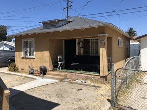 623 W 41st Dr in Los Angeles, CA - Building Photo - Building Photo