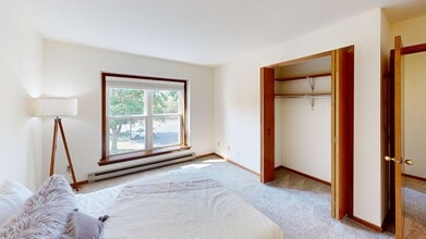 High Point Commons Apartments in Madison, WI - Foto de edificio - Building Photo