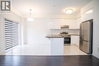 7 Poole St in Brantford, ON - Building Photo - Building Photo