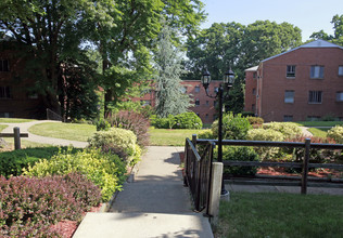 Fort Strong Apartments in Arlington, VA - Building Photo - Building Photo