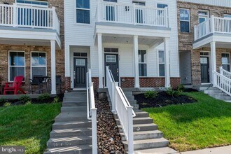 715 Platinum Dr in Phoenixville, PA - Foto de edificio - Building Photo