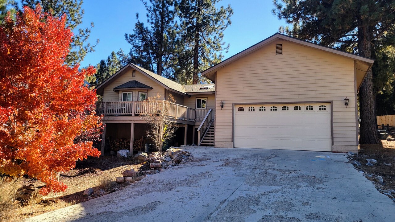 16004 Wildwood Dr in Pine Mountain Club, CA - Building Photo