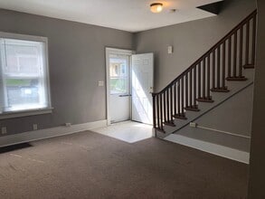 220 Melrose Ct in Iowa City, IA - Building Photo - Building Photo