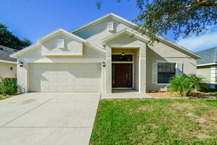 2296 Bracknell Forest Trail in Tavares, FL - Building Photo