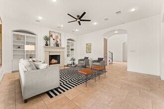 15 Borello Dr in Austin, TX - Building Photo - Building Photo