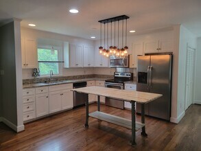 2010 Brookdale Ave in Charlotte, NC - Building Photo - Building Photo