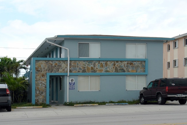 49 E 9th St in Hialeah, FL - Building Photo - Building Photo