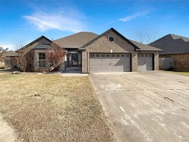 9400 Shallow Lake Ct in Oklahoma City, OK - Building Photo