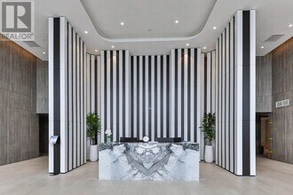 1055 Shawnmarr Rd in Mississauga, ON - Building Photo - Building Photo