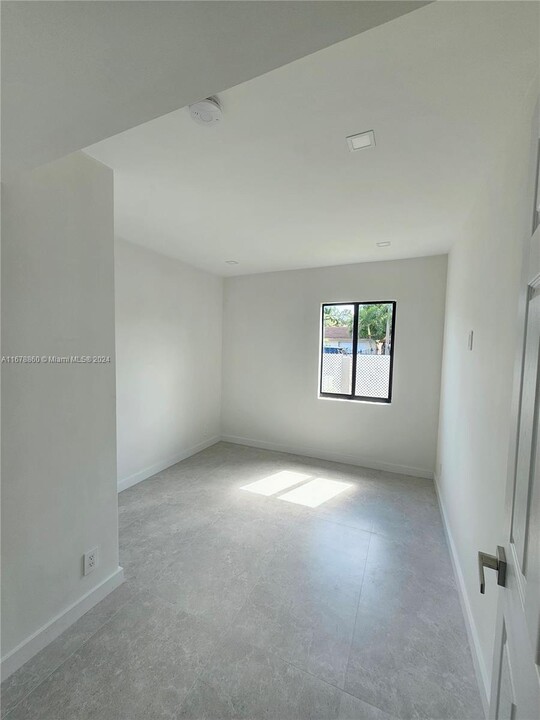 1601 NW 36th Ave in Miami, FL - Building Photo