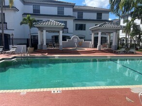 721 SW 148th Ave in Davie, FL - Building Photo - Building Photo