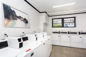 The Commodore in Los Angeles, CA - Building Photo - Interior Photo