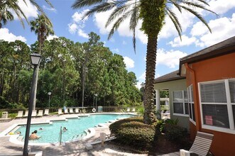 713 Crest Pines Dr in Orlando, FL - Building Photo - Building Photo