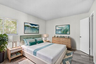 The Lakeside at 2315 in Ft. Myers, FL - Building Photo