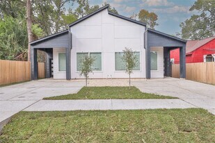 8109 Bigwood St in Houston, TX - Building Photo