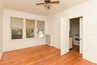 5023 N Winchester Ave, Unit 2 in Chicago, IL - Building Photo - Building Photo